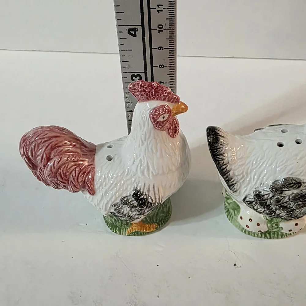 Papel Rooster Hen Salt Pepper Shaker Set Farmhouse Spring #247